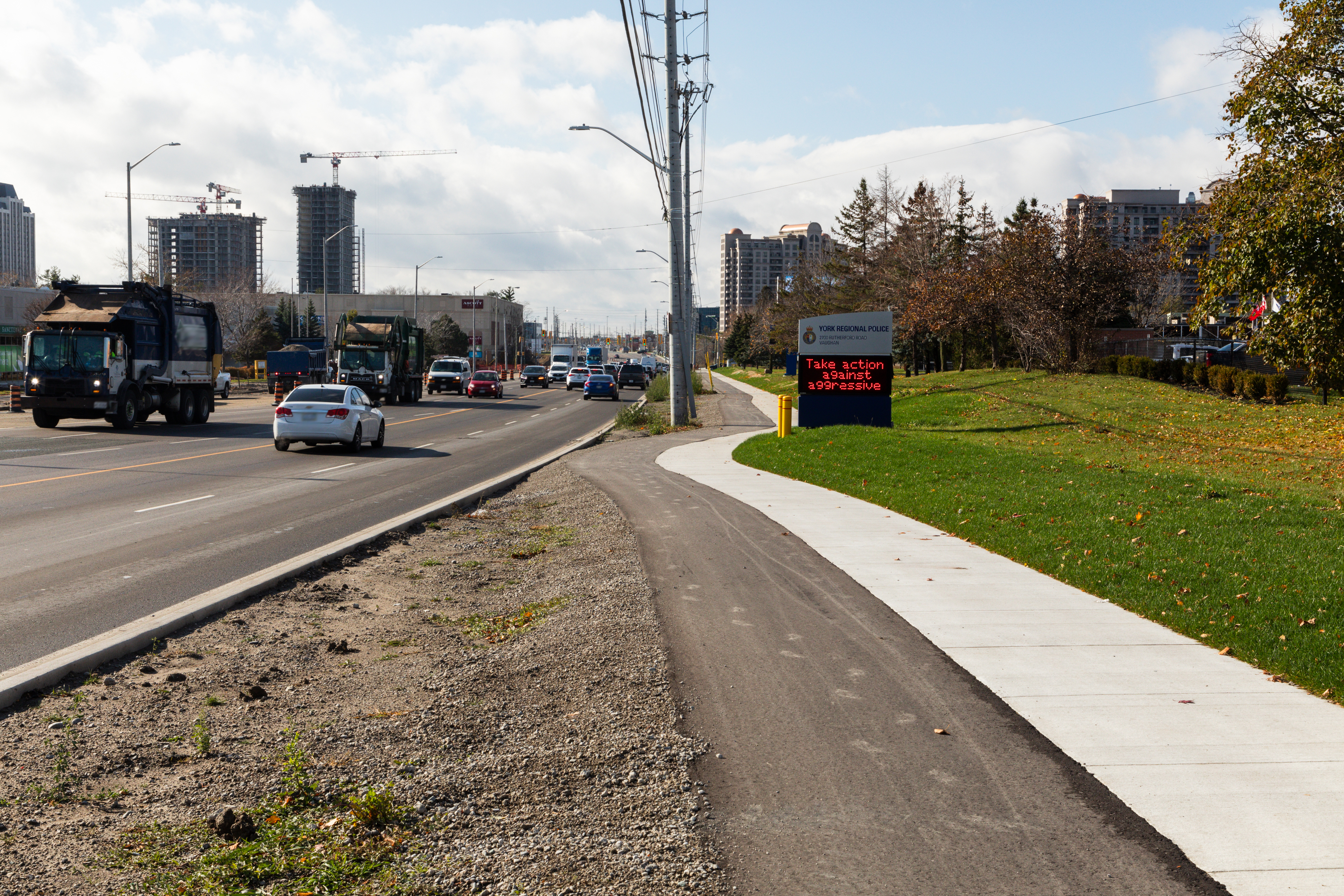 Eastbound lanes on Rutherford Road