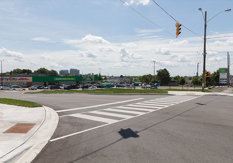 New traffic signals at the entrance to Canadian Tire and the Food Basics Plaza improve access and traffic flow.