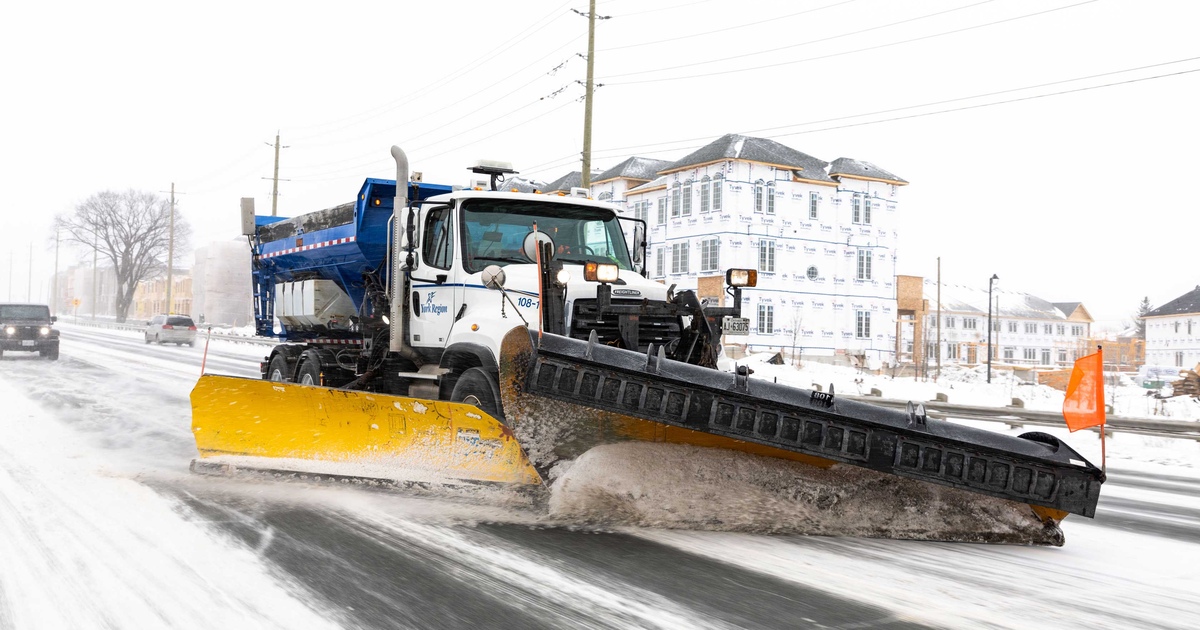 york region snow plow on the roads