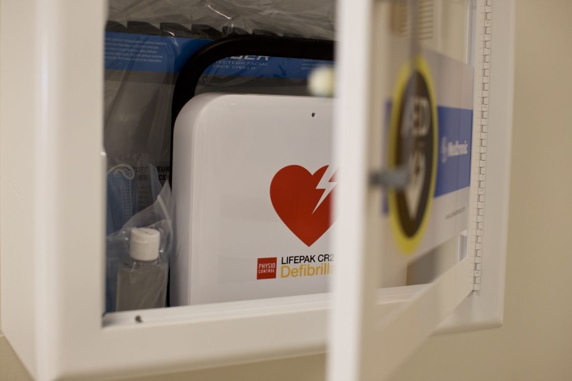 Picture of an AED.