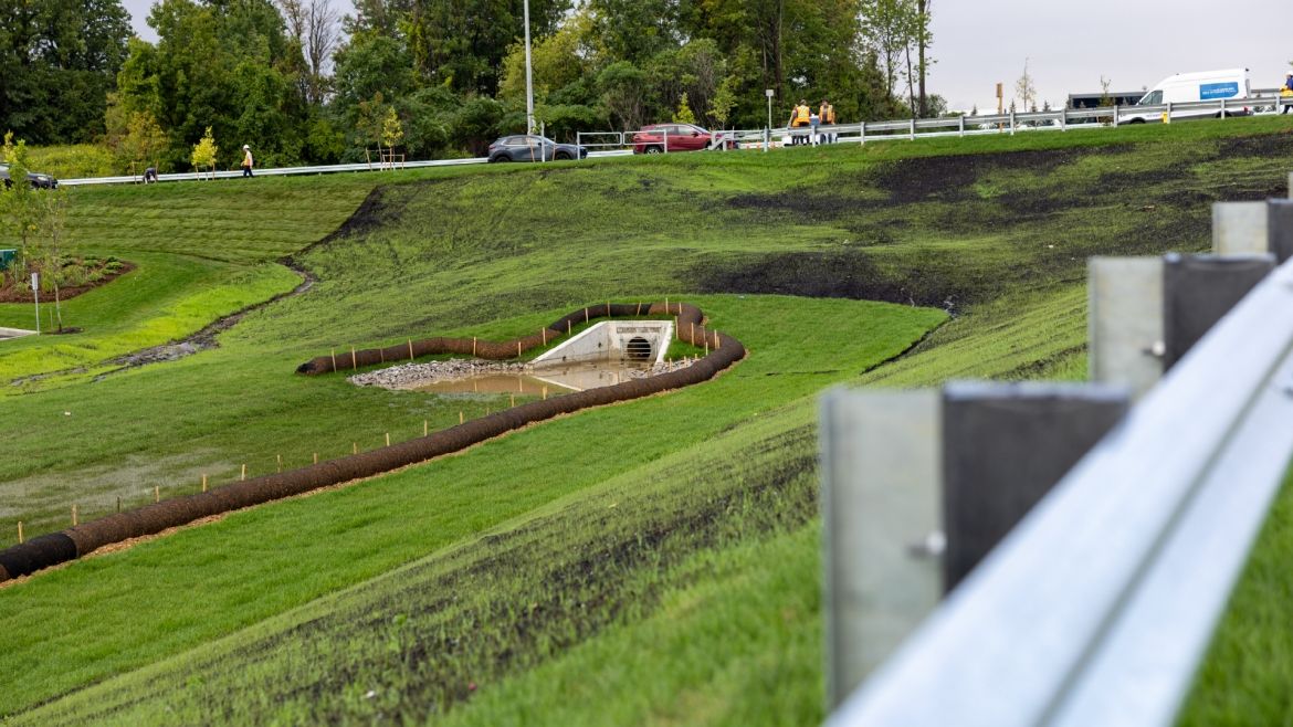 Infi ltration and stormwater treatment before entering Rouge River watercourse